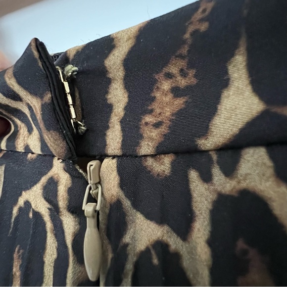 Burberry Leopard Print Pleated Skirt - Picture 7 of 7